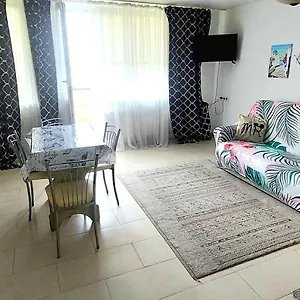 Апартаменты On Str Goloseevskaya 3, Киев