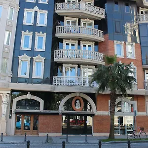 In Front Of Sheraton Апартаменты Батуми