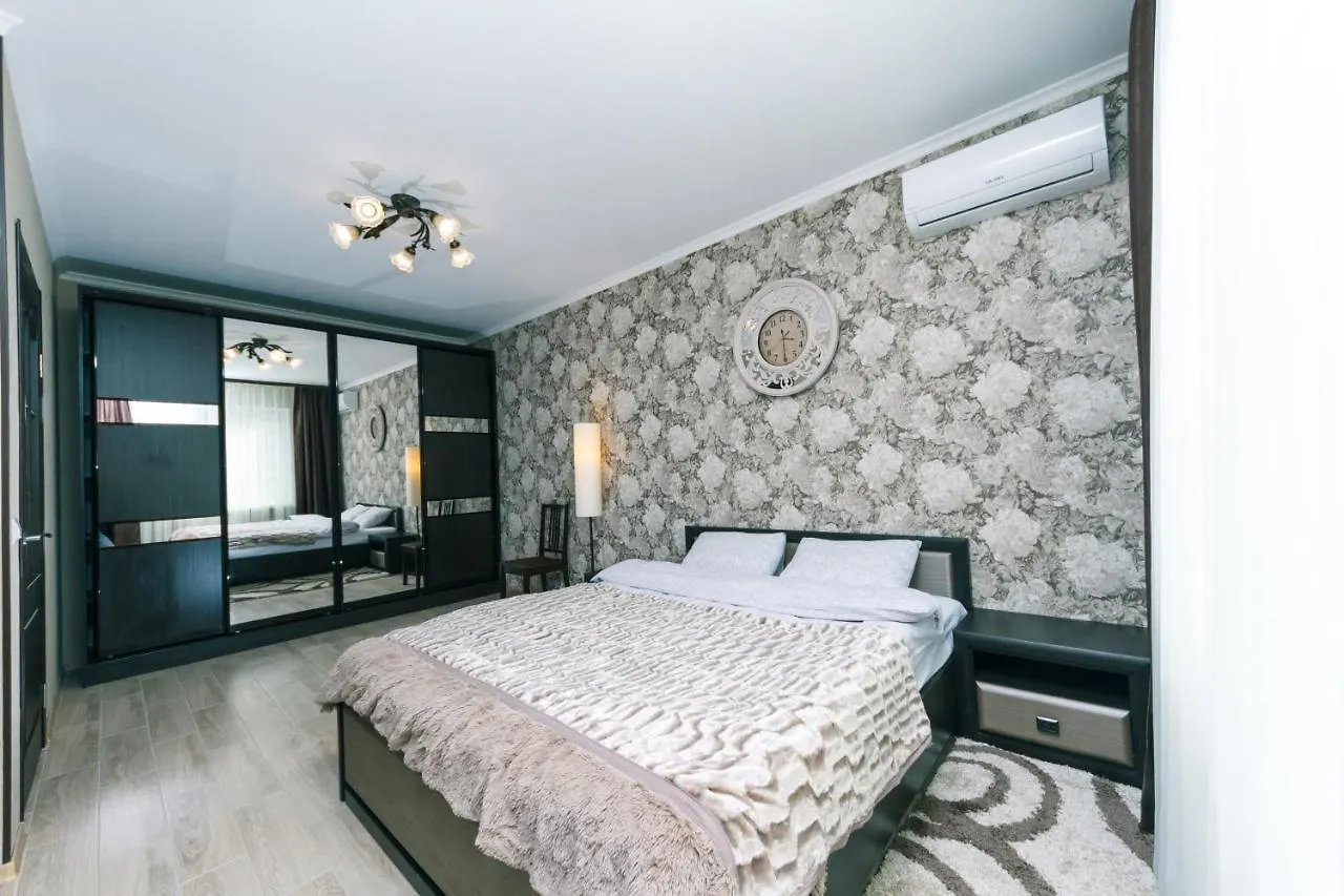 Poznyaky Apartments Patriotika Kiev